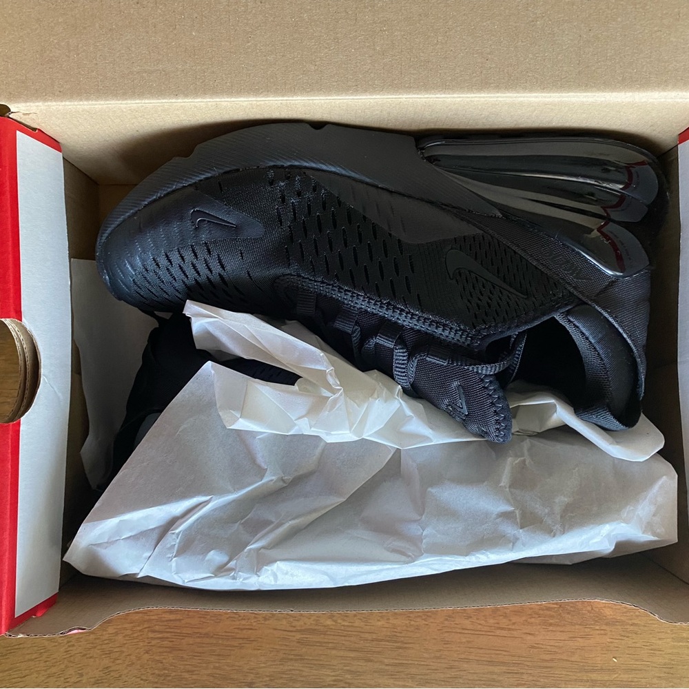 New Nike Air Max 270 (GS) size 6Y UK 6